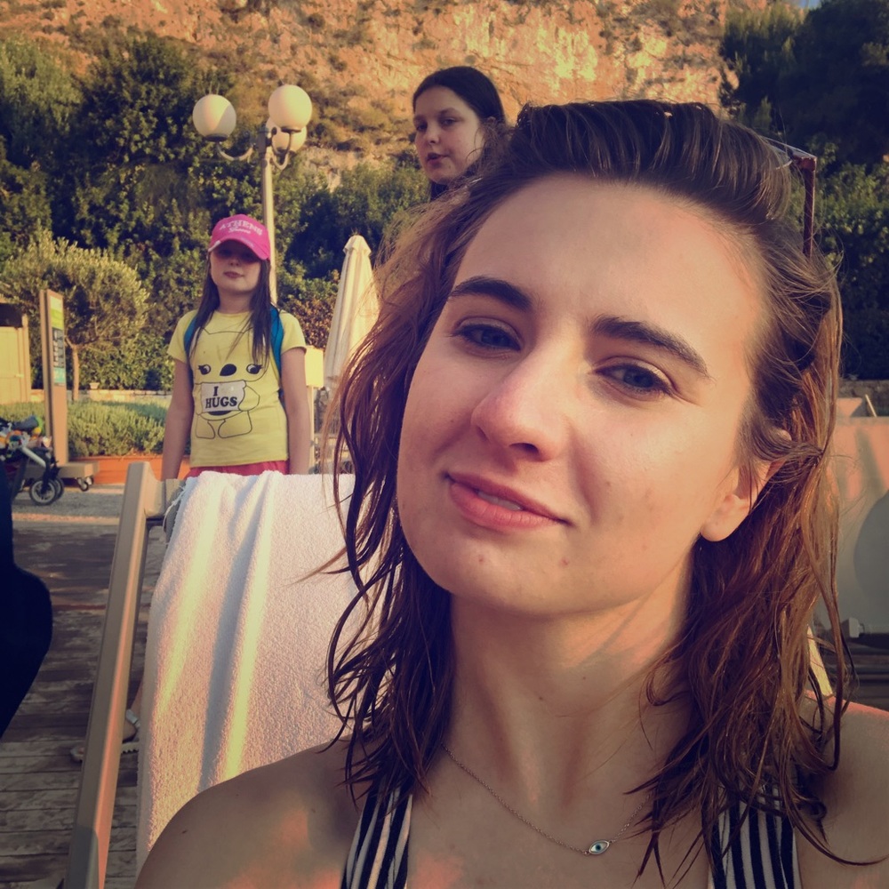 Meet your Posher, Molly